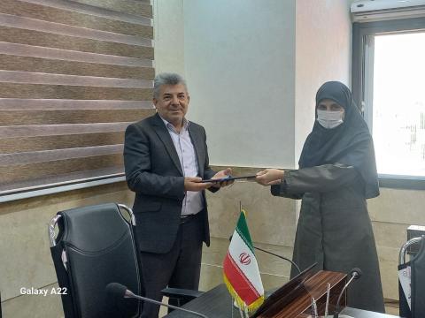 تقدیر ریاست محترم دانشکده فنی و مهندسی از زحمات مدیران سابق گروه های اموزشی مهندسی کامپیوتر و مهندسی برق